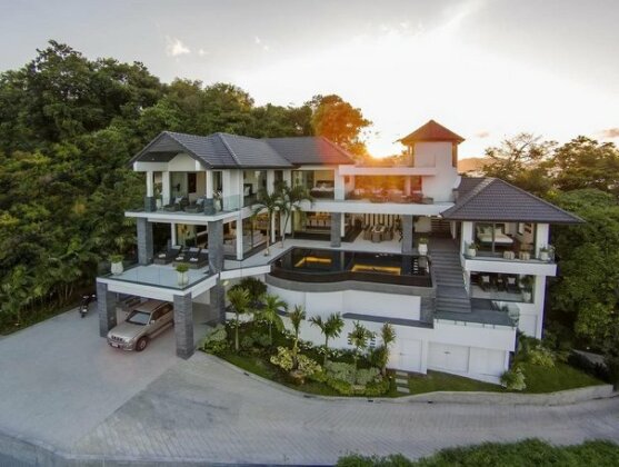 Luxury Villa in Cape Panwa