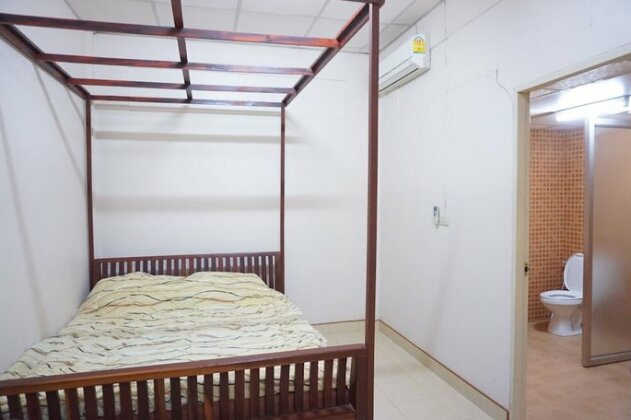 Na Thammachart Hotel - Photo3