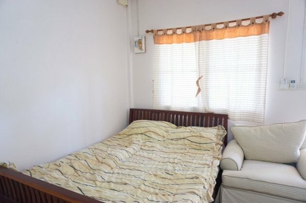 Na Thammachart Hotel - Photo5