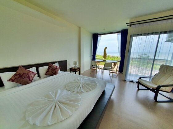 The Beach Residence Pathio - Photo4