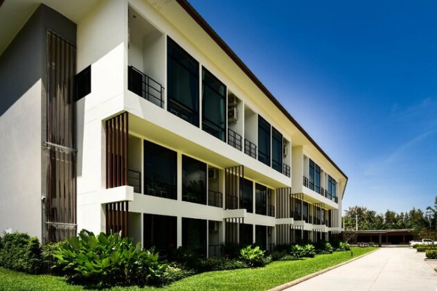 The Beach Residence Pathio - Photo5