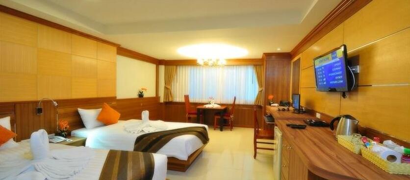 Indigo Patong Hotel - Photo4