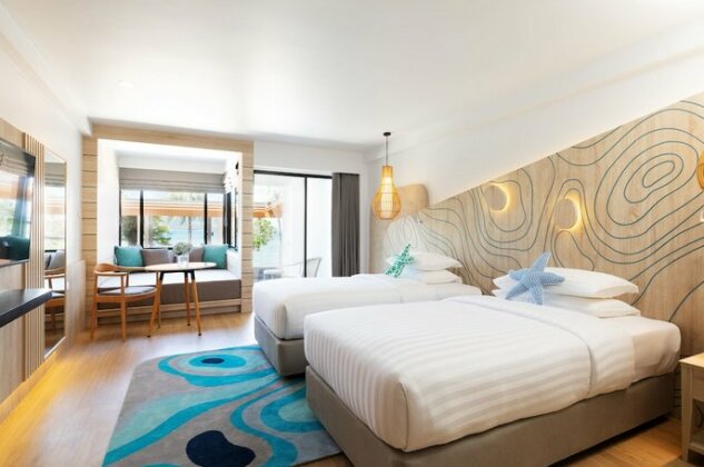 LIV Hotel Phuket Patong Beachfront - Photo2