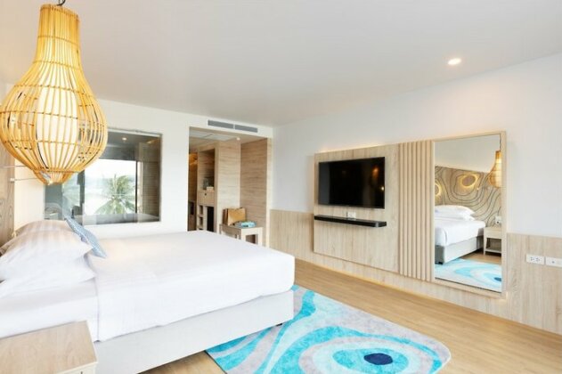 LIV Hotel Phuket Patong Beachfront - Photo5
