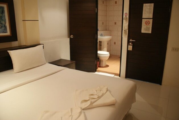New International Guest House Patong - Photo5