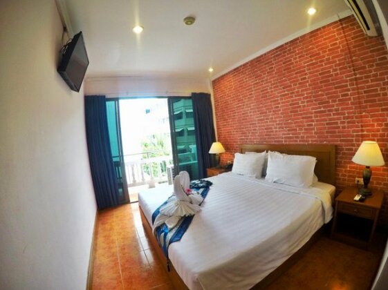 Open 3 bedroom apartment center of Patong Beach d - Photo4