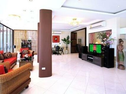 Patong Beach Front Suites - Photo3