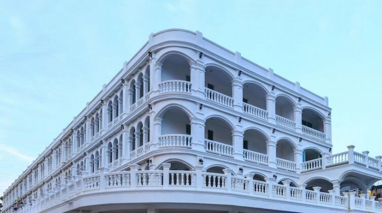 Patong Marina Hotel by Lofty