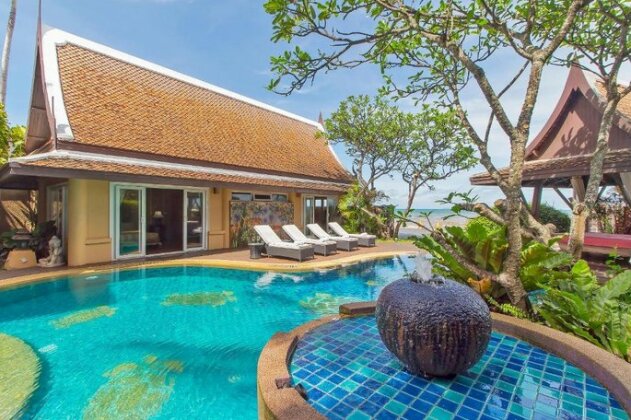 6 Bedroom Luxurious Beachfront Villa In Pattaya