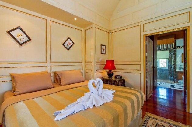 6 Bedroom Luxurious Beachfront Villa In Pattaya - Photo2