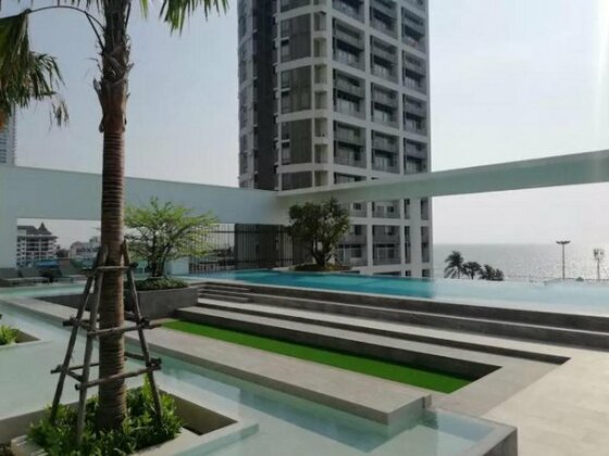 AERAS Beachfront Condominium Pattaya - Photo2