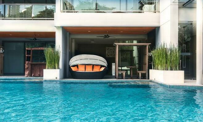 Ananya Beachfront Condominium - Photo2