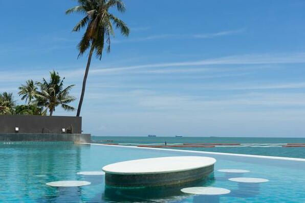 Ananya Beachfront Condominium - Photo4