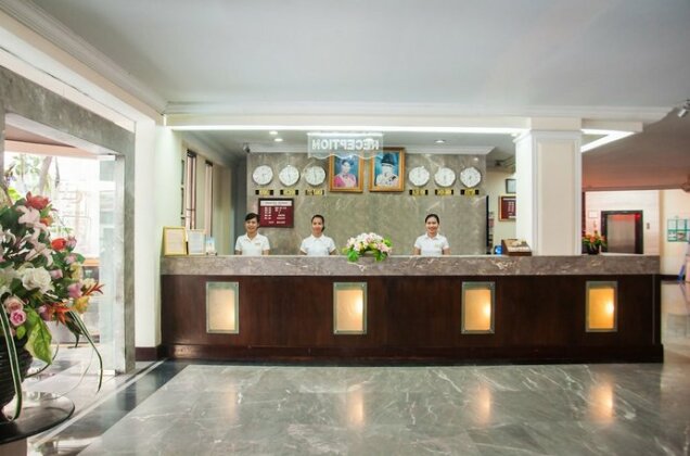 Beverly Plaza Hotel - Photo3