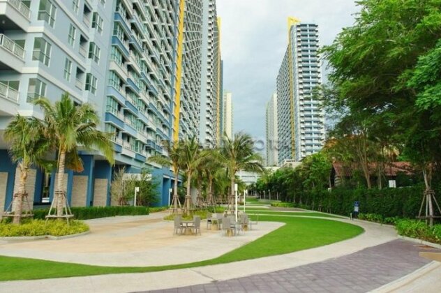 Lumpini Parkbeach Pattaya Pool View