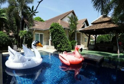 Pattaya 4 Bedrooms Pool Villa at Green Residence
