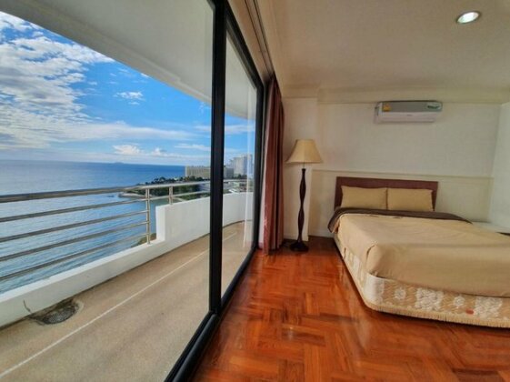 Spacious Room with Ocean & City View - Photo3