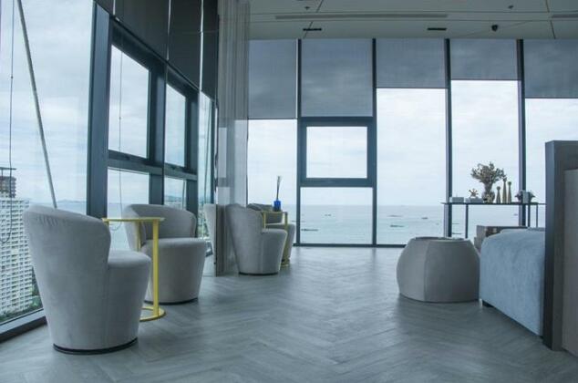 The Base condominium - Photo3