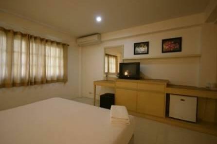 The Green View Serviced Apartment Pattaya - Photo4
