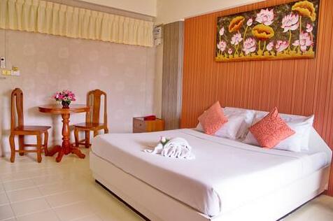 The Sun Resort & Spa - Photo3