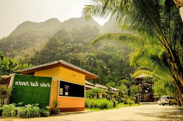 Palms Hill Resort - Photo2
