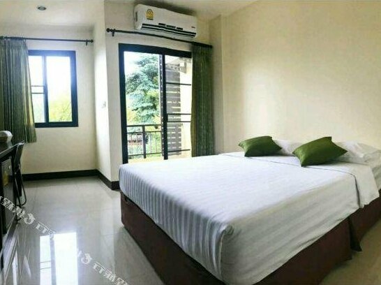 T P Place Hotel - Photo4