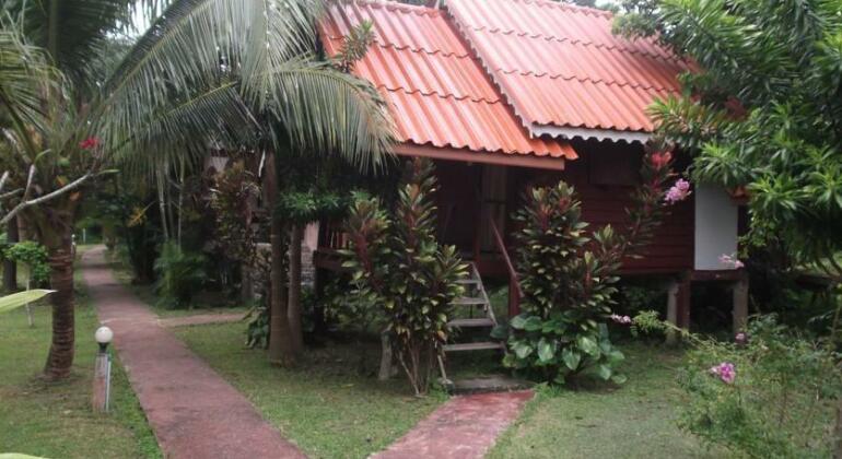 Khao Sok Nung House - Photo2