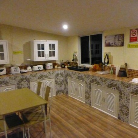 1 Double Bedroom Apartment With Pool And Extensive Kitchen Diningroom - Photo3