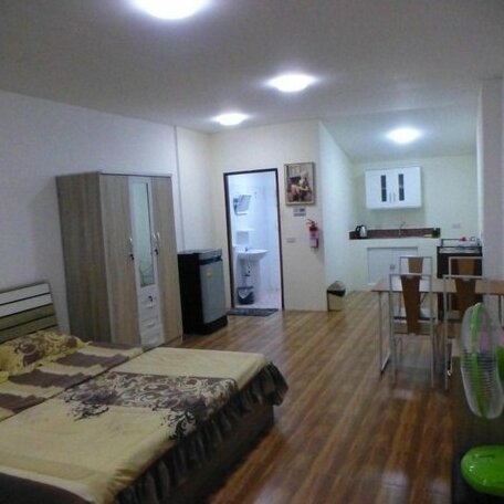1 Double Bedroom Apartment With Pool And Extensive Kitchen Diningroom - Photo5