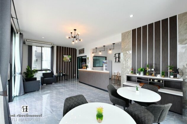 FeungFah Litz - Photo2