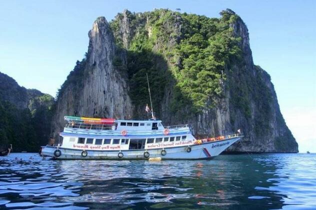 Maya Bay Sleepaboard Resort
