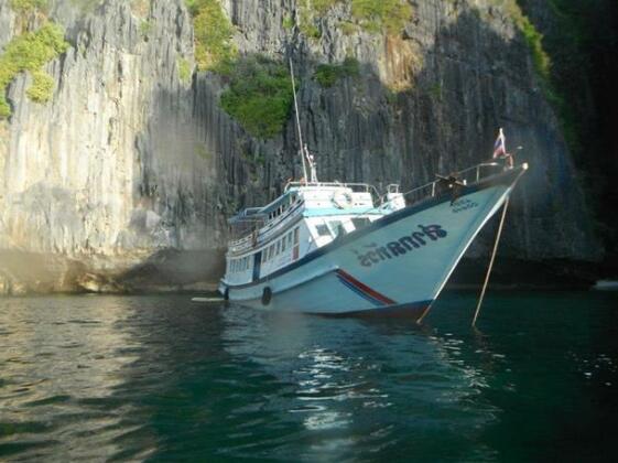 Maya Bay Sleepaboard Resort - Photo5