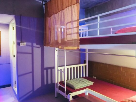 Ploy Dorm Room Hostel - Photo2