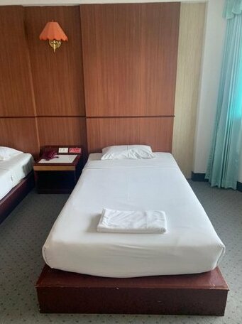 Golden Grand Hotel - Photo3