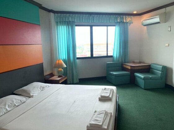 Golden Grand Hotel - Photo4