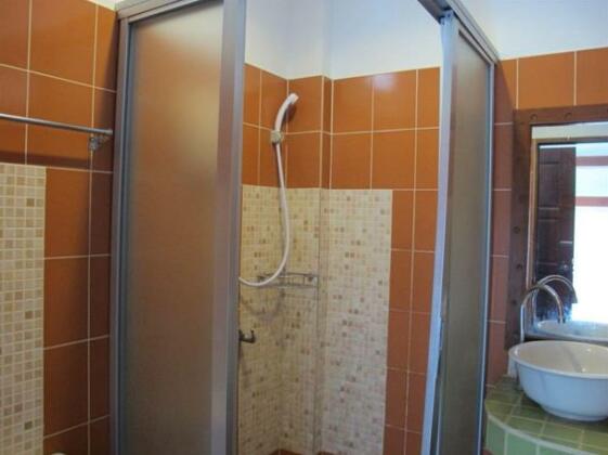 Korwanburi Hotel - Photo2