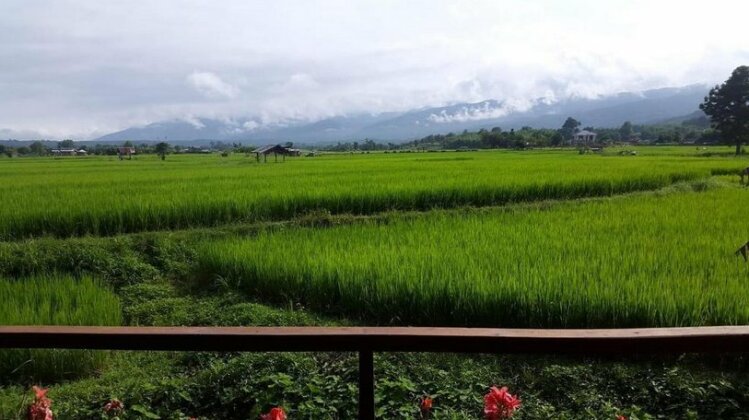 Pang Chompu - Photo2