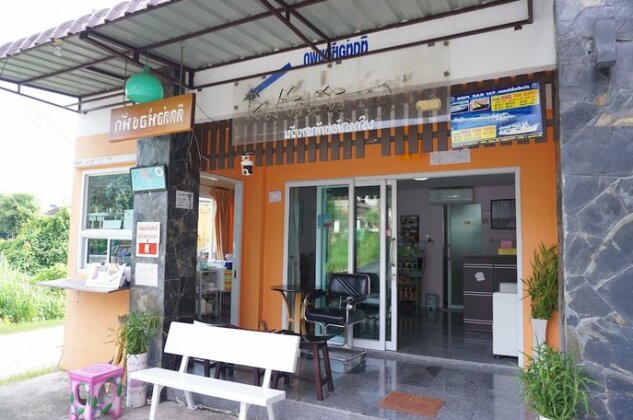 B and B Hotel - Photo3