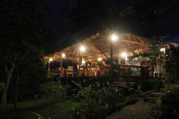 Chomjan Beach Resort