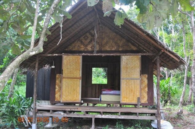 Frog Garden Hut