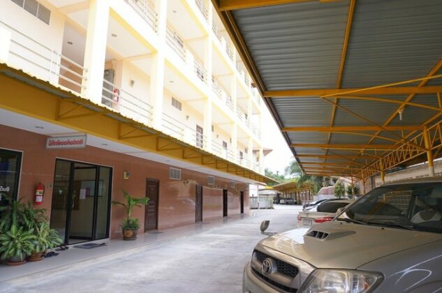 Jirasin Hotel & Apartment - Photo2