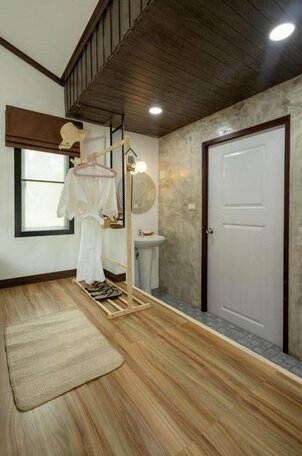 Taryn Hot Springs - Photo4