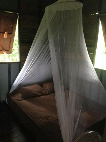 The Shadow House & Bar - Photo4