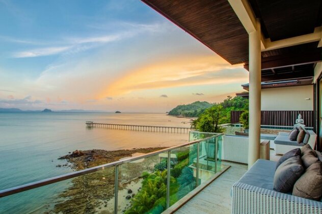D-Lux 5 bed villa with incredible view over Sirey - Photo2