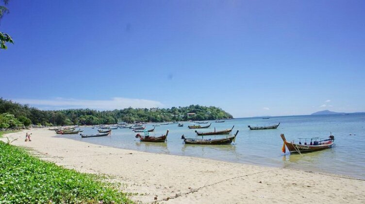 1 Bedroom Apartment At Beachfront Rawai - Photo3
