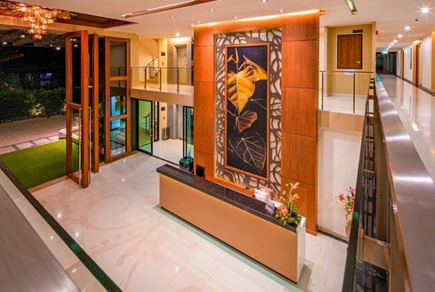 At The Tree Apartment - Photo4