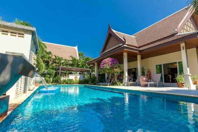 Corton Villa by Jetta
