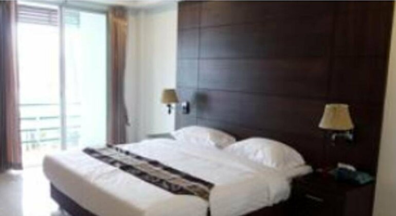 Dwell Apartment Hotel - Photo5