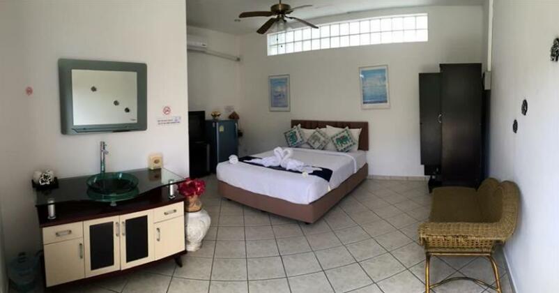 Elephant Guesthouse - Photo2