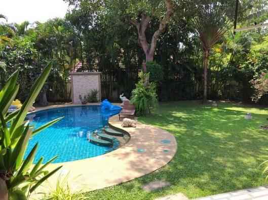 Large 3 Bedroom Tropical Garden - Photo3